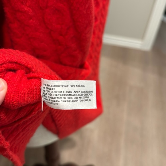 Red Target Sweater - Picture 4 of 4